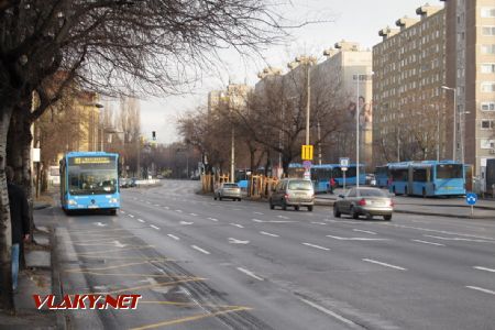 31.12.2017 – Budapešť: autobusy NAD za M3 (obratiště Árpád üzletház) © Dominik Havel