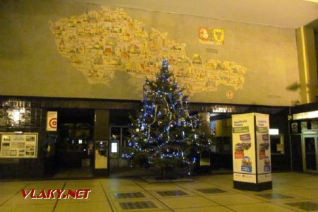 01.01.2018 – Pardubice: vánoční výzdoba nádraží © Dominik Havel