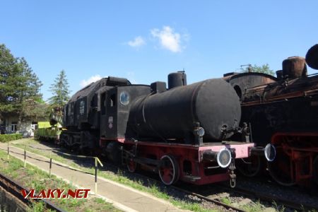Lokomotivní depo v Sibiu, lokomotiva č. 20-064 a jeřáb, 8.5.2018 © Jiří Mazal