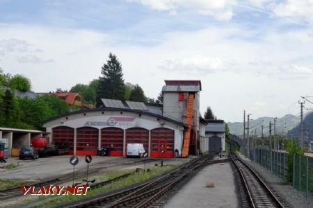 Jenbach, depo Achenseebahn i se zauhlovacím zařízením, 29.4.2018 © Jiří Mazal