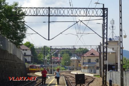 Stanice Krynica-Zdrój s viditelnými slovenskými motorovými vozy, 26.5.2018 © Jiří Mazal