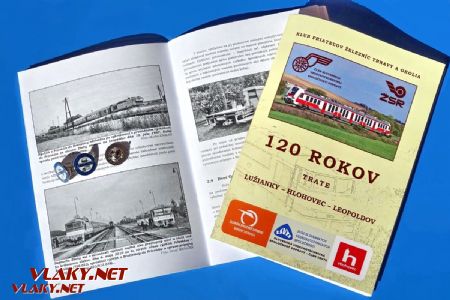 Brožúrky a odznaky KPŽT na pamiatku 120. výročia trate Lužianky - Leopoldov; 2018 © Marko