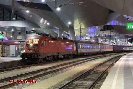 06.03.2017 – Noční vlak do Zurichu ve Vídni před odjezdem © Pavel Stejskal