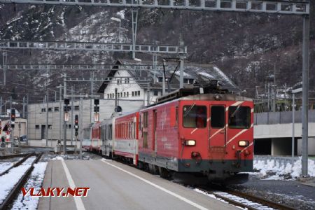 08.03.2017 – Nádraží MGB v Brigu, přijíždí vlak do Göschenenu s lokomotivou Deh 4/4-91 © Pavel Stejskal