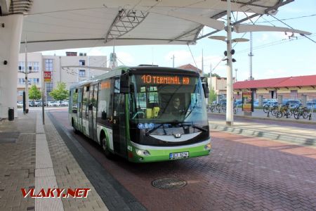 12.07.2018 - Hradec Králové, THD: elektrobus SOR EBN 11.1 (r.v. 2014) č. 403 linky 10 © PhDr. Zbyněk Zlinský