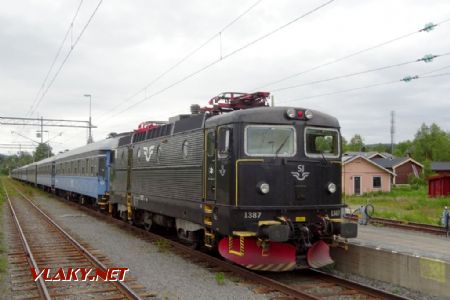 Duved, lokomotiva ř. Rc6 s vlakem do Stockholmu, 6.7.2018 © Jiří Mazal