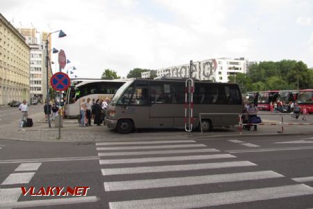 07.07.2018 – Katovice: autobusové nádraží a podivné vozidlo dopravce MAT-BUS © Dominik Havel