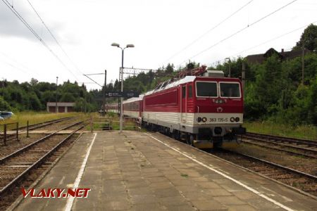 07.07.2018 – Zwardoń: vlak ZSSK v čele s 363.135-5, který si vyžádal posunovací manévry na polském území © Dominik Havel