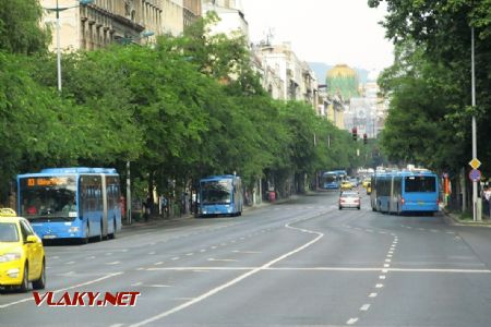 02.06.2018 – Budapešť: konvoje autobusů NAD v centru města © Dominik Havel