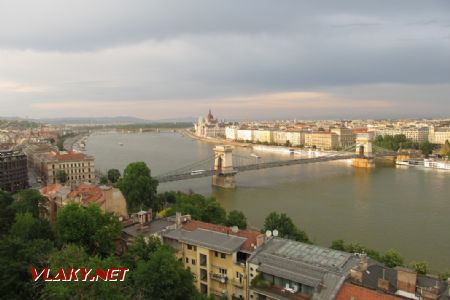 02.06.2018 – Budapešť: tradiční pohled na řetězový most a parlament v pozadí © Dominik Havel