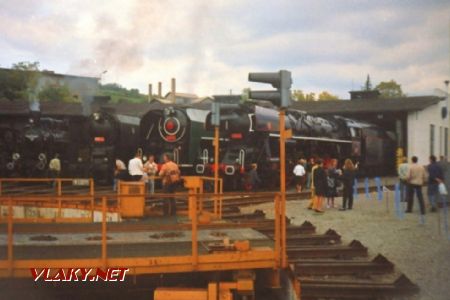 11.-12.9.1993 - Medzinárodná výstava rušňov v RD Bratislava hlavné so siedmymi dymiacimi lokomotívami © Juraj Földes