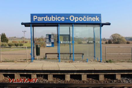 11.10.2018 - Pardubice-Opočínek: přístřešek na 2. nástupišti © PhDr. Zbyněk Zlinský