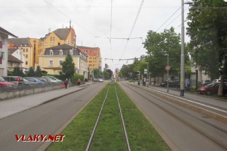 07.06.2018 – Weil am Rhein: na tramvajový pás se vejde pouze jeden směr © Dominik Havel