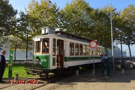 Porto, tramvaj č. 274 zajíždí do dopravního muzea, 16.10.2018 © Jiří Mazal