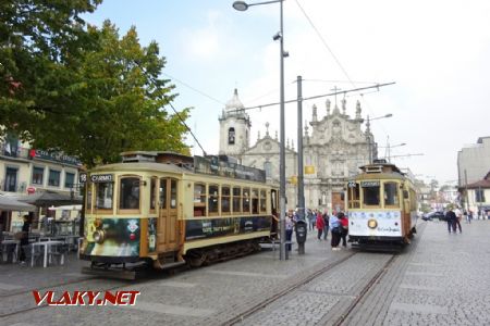 Porto, tramvaje pravidelných linek na konečné Carmo, 16.10.2018 © Jiří Mazal