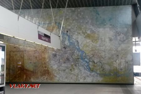 25.10.2018 - Viedeň, stanica Aspern Nord, výzdobu stanice U2 tvorí stará mapa Viedne s ramenami Dunaja © Juraj Földes