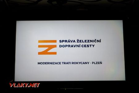 16.11.2018 - zvláštní vlak SŽDC: videoprojekce ve vlaku © Jiří Řechka