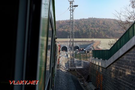 16.11.2018 - zvláštní vlak SŽDC: před zpátečním průjezdem tunelem © Jiří Řechka