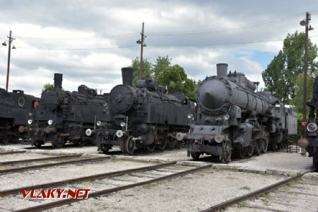 Lokomotivy na paprscích bývalého depa. Železniční muzeum Budapešť, 19.7.2018 © Pavel Stejskal