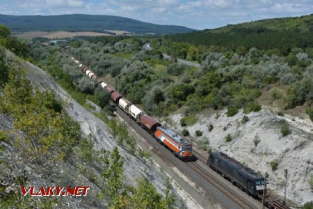 MMV 610.103 s nákladním vlakem směr Budapešť. Szár, 20.7.2018 © Pavel Stejskal