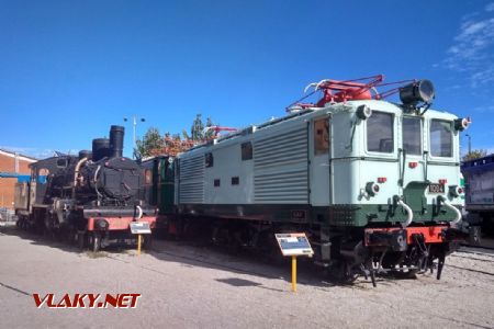 11.11.2018 – Vilanova i la Geltrú: Elektrická lokomotíva 281-004 (1929) slúžila celých 58 rokov. Vľavo 230-4001. © Jakub Rekem
