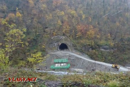 Stavba nového tunelu v úseku Tsipa - Moliti, 17.11.2018 © Jiří Mazal