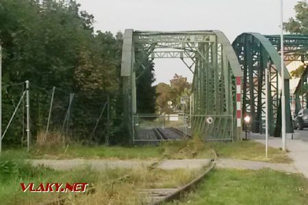 Neunkirchen, uzatvorený železničný most cez rieku Schwarza, 30.09.2016 © Juraj Földes 