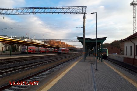 Kaunas: Čekající vlaky směr Vilnius, Marijampolé a Białystok © Tomáš Kraus, 22.10.2018