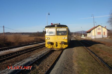 4.1.2019 - Sása-Pliešovce: 813.102 na Os 6076 prichádza do stanice © Rastislav Backa