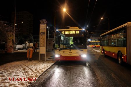 04.02.2019 - Hradec Králové, Pod Strání: trolejbus Škoda 31Tr č. 61 linky 4 u nástupního stanoviště © PhDr. Zbyněk Zlinský