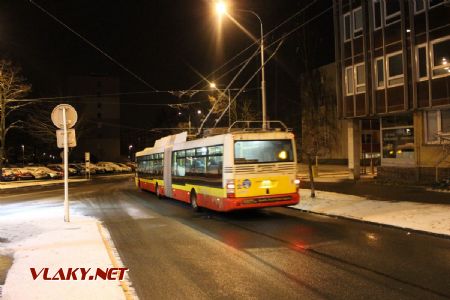 04.02.2019 - Hradec Králové, Pod Strání: trolejbus Škoda 31Tr č. 61 vyjíždí jako první spoj linky 4 k THD © PhDr. Zbyněk Zlinský