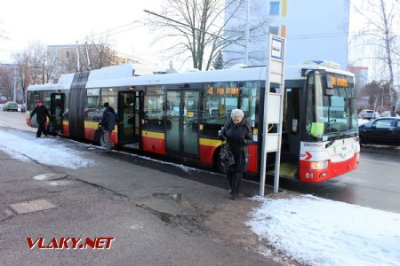04.02.2019 - Hradec Králové, Pod Strání: trolejbus Škoda 31Tr č. 61 na výstupním stanovišti © PhDr. Zbyněk Zlinský