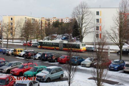 04.02.2019 - Hradec Králové, Pod Strání: trolejbus Škoda 31Tr č. 61 na lince 4 (foto z okna bytu) © PhDr. Zbyněk Zlinský