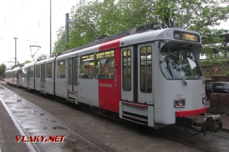 Düwag GT8SU na konečné Neuss Hbf, společné s tramvajemi © Libor Peltan