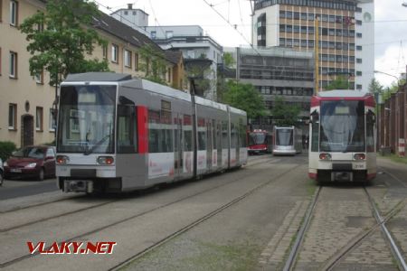 Dvojice tramvají NF6 na konečné Düs-Am Steinberg © Libor Peltan