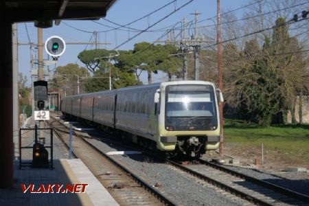 S/300 na trati do Lido di Ostia přijíždí do stanice Ostia Antica, 16. 02. 2019 © Libor Peltan