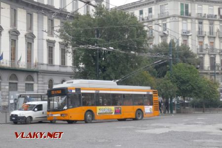 Neapol, trolejbus AnsaldoBreda na smyčce Piazza Carlo III, 19. 02. 2019 © Libor Peltan