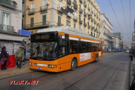 Trolejbus před Napoli Porta Nolana, 22. 02. 2019 © Libor Peltan