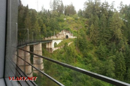 13.7.2016 - Viadukt a tunel v bočnom údolí na STB © Vybo