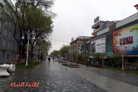 Almaty: Pěší zóna nedaleko centra © Tomáš Kraus, 16.4.2018