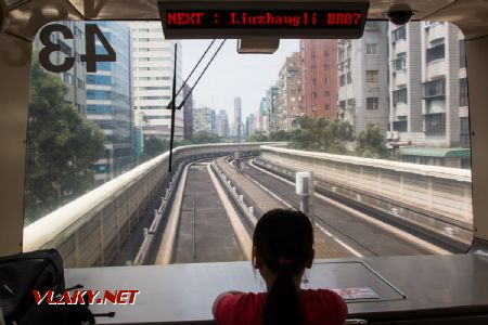 xx.03.2019 - Hnedá linka MRT typu VAL je automatická. To dieťa ju neriadi, Taipei © Tomáš Votava
