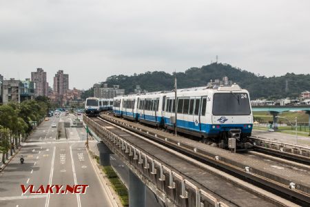 xx.03.2019 - Hnedá linka MRT typu VAL pred ZOO, Taipei © Tomáš Votava