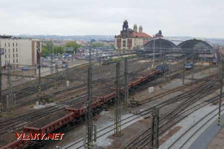 Praha hl.n., nezvyklé setkání nákladního a Zážitkového vlaku, 16. 5. 2019 © Libor Peltan