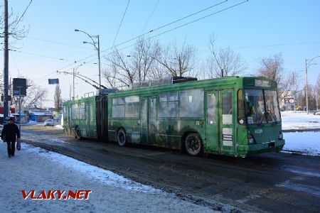 25.02.2018 - Kyjev, metro Lisova, trolejbus ????-12.03 ev. č. 4028 © Václav Vyskočil