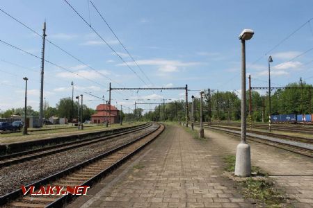 24.5.2019 - Havířov: Žel. stanice, pohled z druhého nástupiště © Karel Furiš