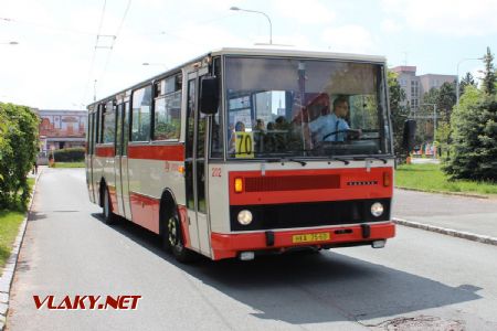 18.05,2019 - Hradec Králové, Pod Strání: autobus Karosa B732.1654 (32792/1993) č. 202 odjíždí k THD © PhDr. Zbyněk Zlinský