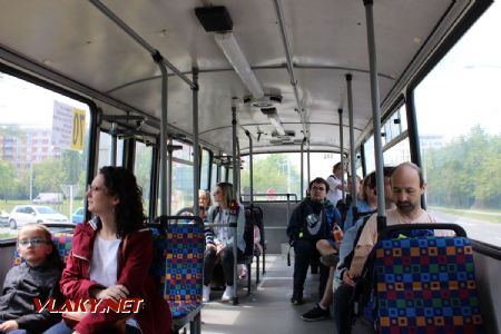 18.05,2019 - Hradec Králové: autobus Karosa B732.1654 (32792/1993) č. 202 je cestou k THD poloprázdný © PhDr. Zbyněk Zlinský
