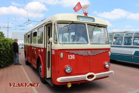 18.05,2019 - Hradec Králové, THD: trolejbus Škoda 8Tr9 (693/1960) č. 136 DPmP už na linku 70 zjevně nevyjede © PhDr. Zbyněk Zlinský