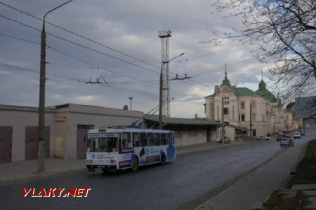 Chernivtsi: 14Tr89/6 převzatá z Kyjeva před nádražím, 16. 3. 2019 © Libor Peltan