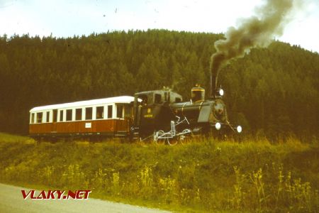 Museumstramway Mariazell, parný vlak na ešte neelektrifikovanej trati normálneho rozchodu pri Erlaufsee, niekedy okolo r. 1991 © Juraj Földes